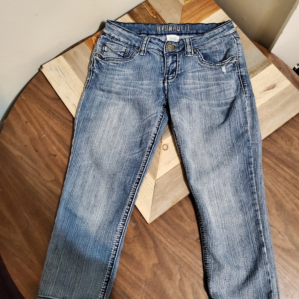 Hydraulic  capris